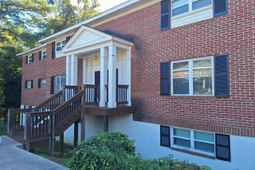 601 Riverhil Circle photo 4