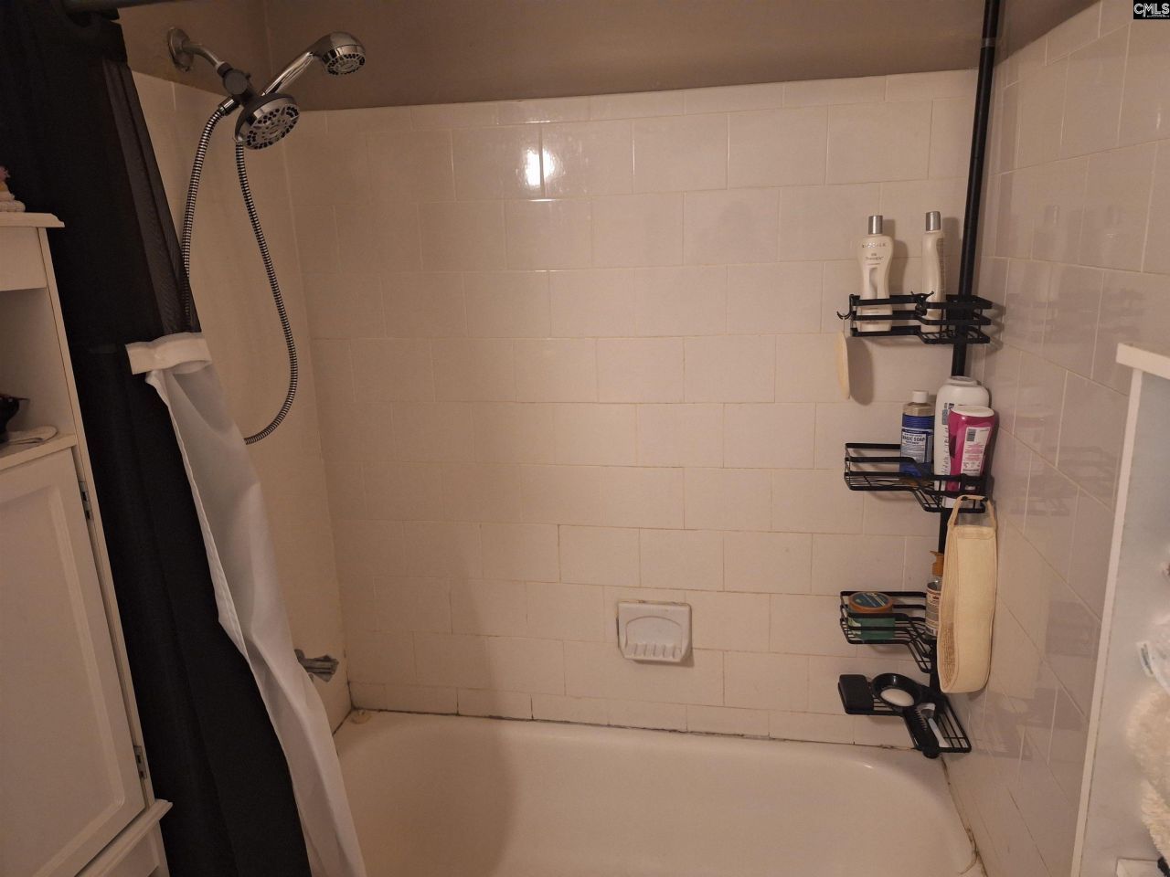 601 Riverhil Circle Photo 31