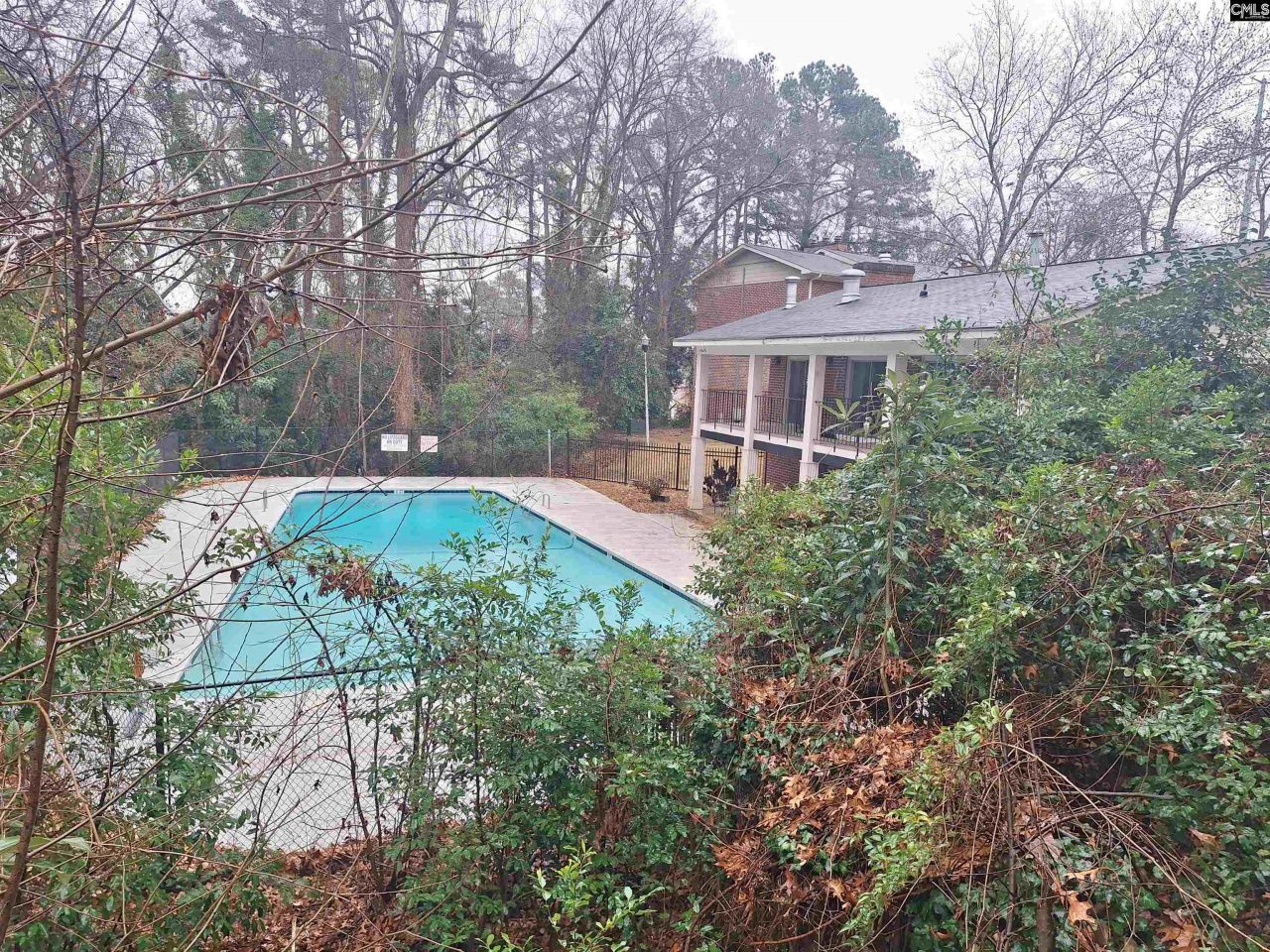 601 Riverhil Circle Photo 35