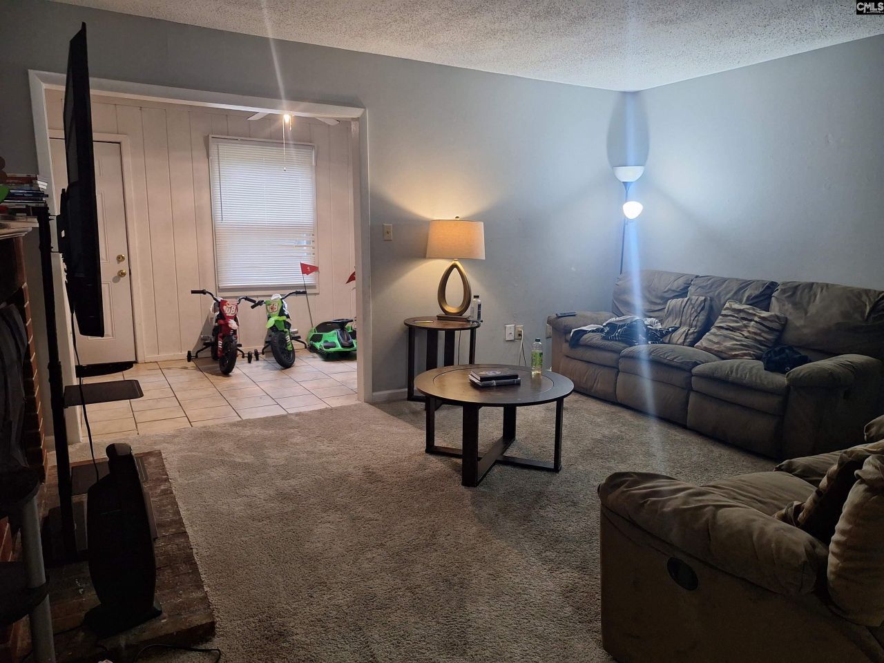 601 Riverhil Circle Photo 8