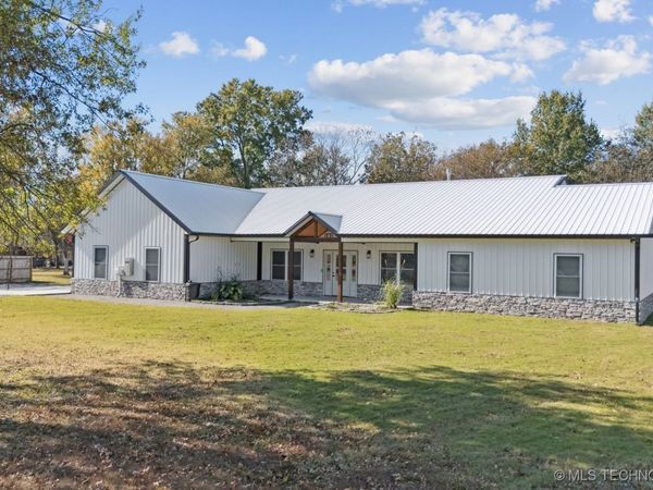 981 Elm Circle, Chouteau, OK 74337