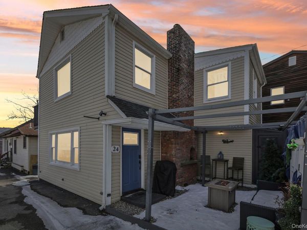 24 Woodlands Terrace, Greenwood Lake, NY 10925