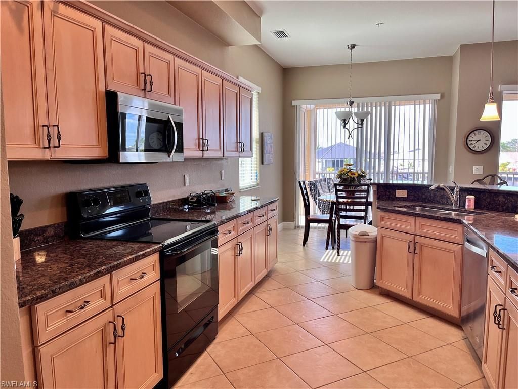 190 Shadroe Cove Cir, Unit 703, Cape Coral, FL 33991 Photo
