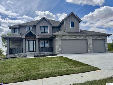 9925 Prospect Street, Papillion, NE 68046