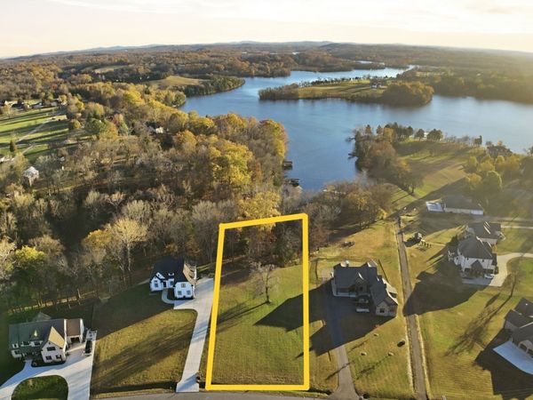 1029 Emerald Valley Dr, Castalian Springs, TN 37031