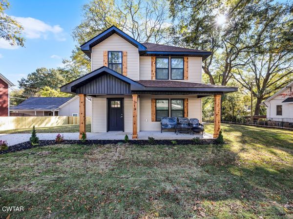 218 W King Street, Jackson, TN 38301