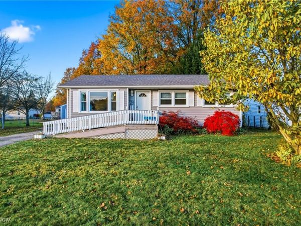 560 Beverly Hills Drive, Youngstown, OH 44505