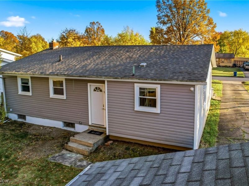 560 Beverly Hills Drive, Youngstown, OH 44505 Photo 13