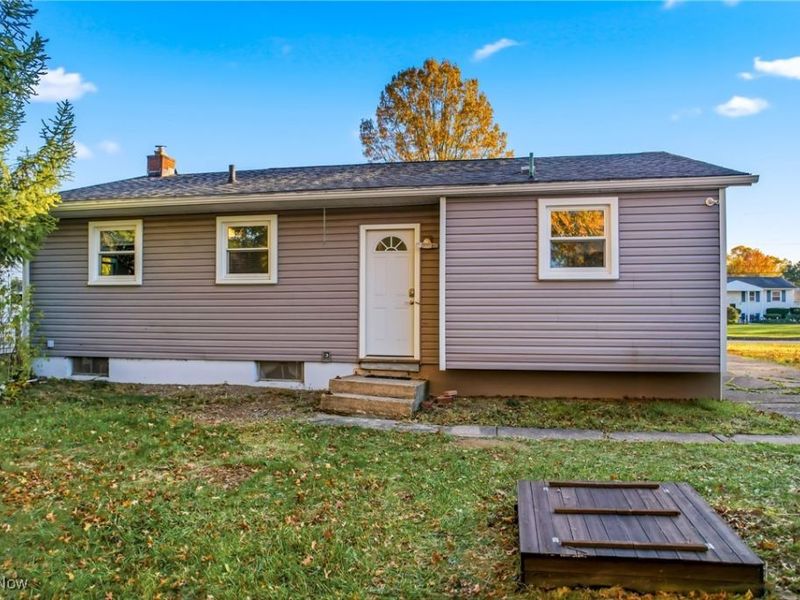 560 Beverly Hills Drive, Youngstown, OH 44505 Photo 14