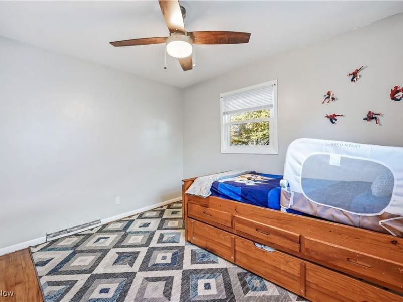 560 Beverly Hills Drive, Youngstown, OH 44505 Photo 22