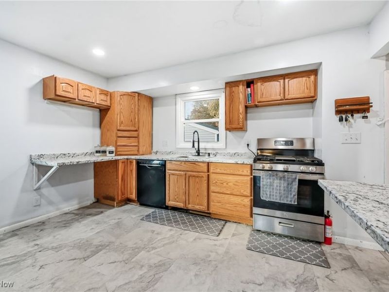 560 Beverly Hills Drive, Youngstown, OH 44505 Photo 34