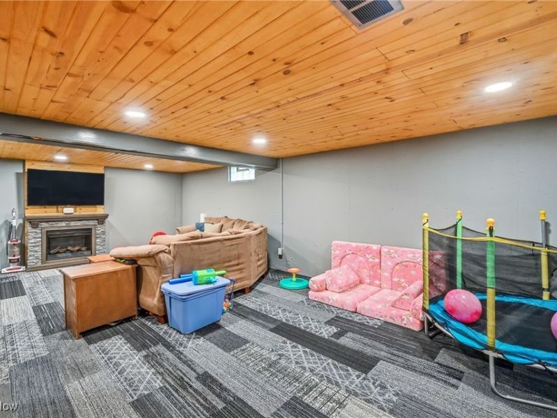 560 Beverly Hills Drive, Youngstown, OH 44505 Photo 43