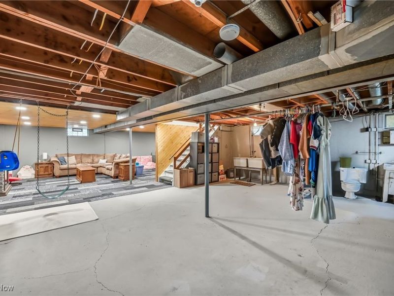 560 Beverly Hills Drive, Youngstown, OH 44505 Photo 48