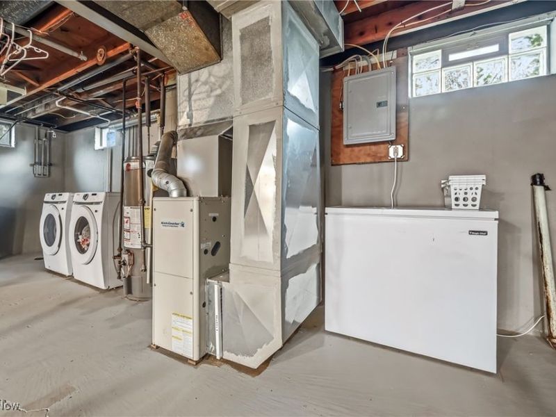 560 Beverly Hills Drive, Youngstown, OH 44505 Photo 49