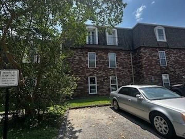 6320 RIVERSIDE Drive, Unit 350, Metairie, LA 70003