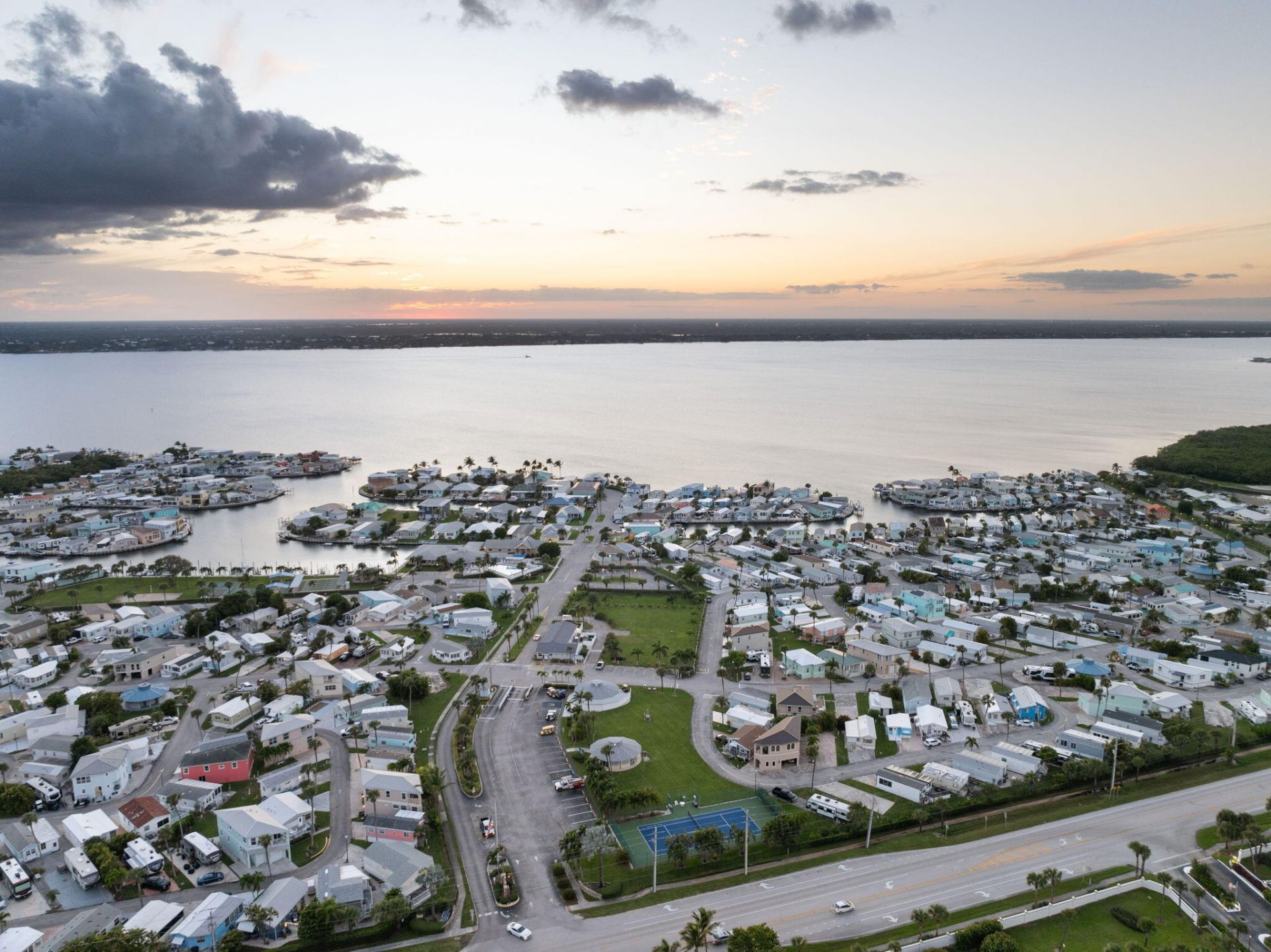 10701 S Ocean Drive, Unit 823, Jensen Beach, FL 34957 Photo