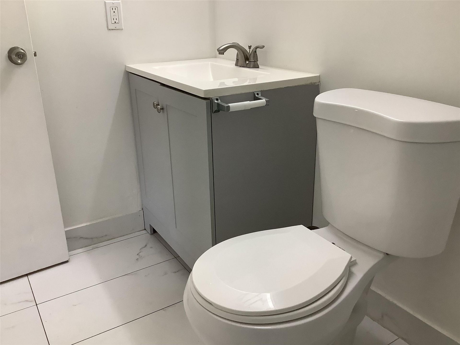 8220 Sunrise Lakes Boulevard, Unit 110, Sunrise, FL 33322 Photo