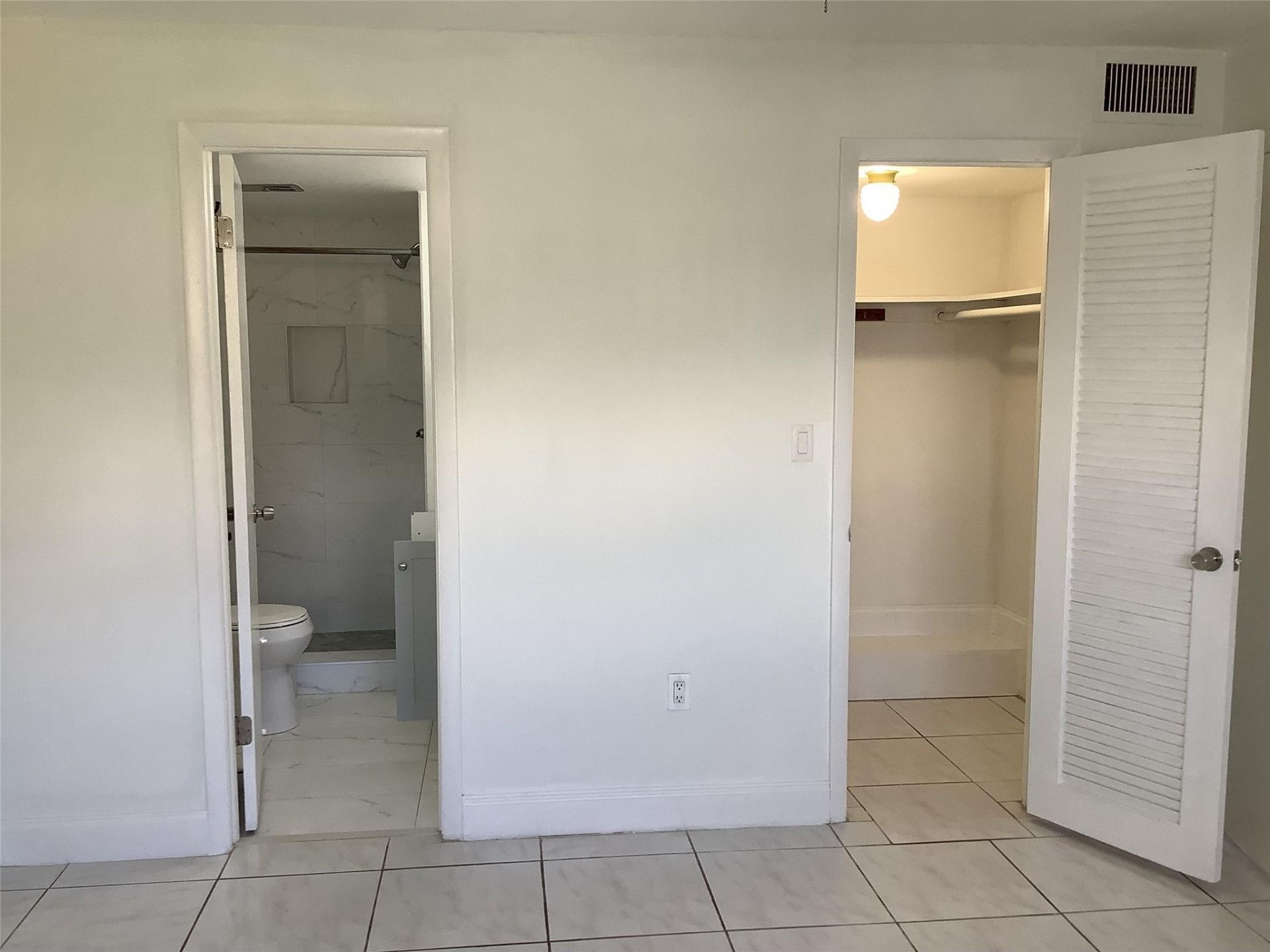 8220 Sunrise Lakes Boulevard, Unit 110, Sunrise, FL 33322 Photo