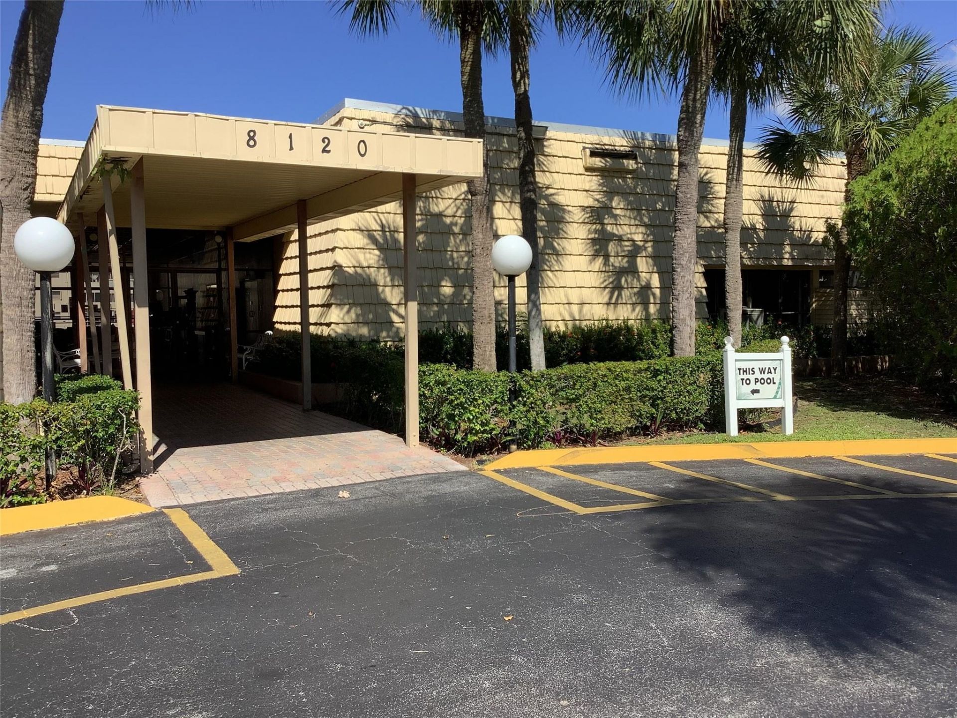 8220 Sunrise Lakes Boulevard, Unit 110, Sunrise, FL 33322 Photo