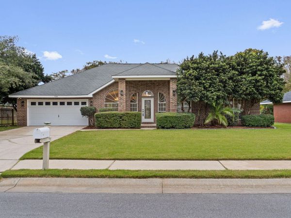 5284 Woodlake Trace, Gulf Breeze, FL 32563