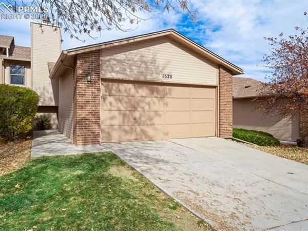 1528 Shane Circle, Colorado Springs, CO 80907