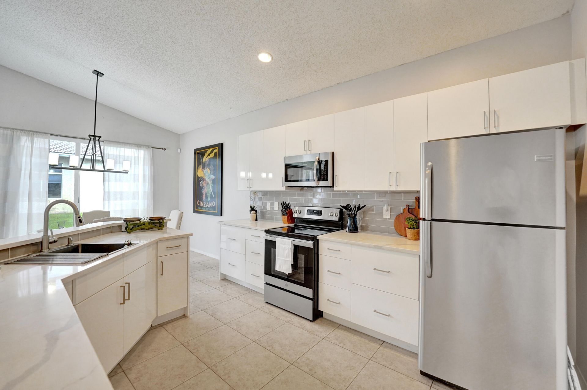 19405 SW 67th Street, Pembroke Pines, FL 33332 Photo