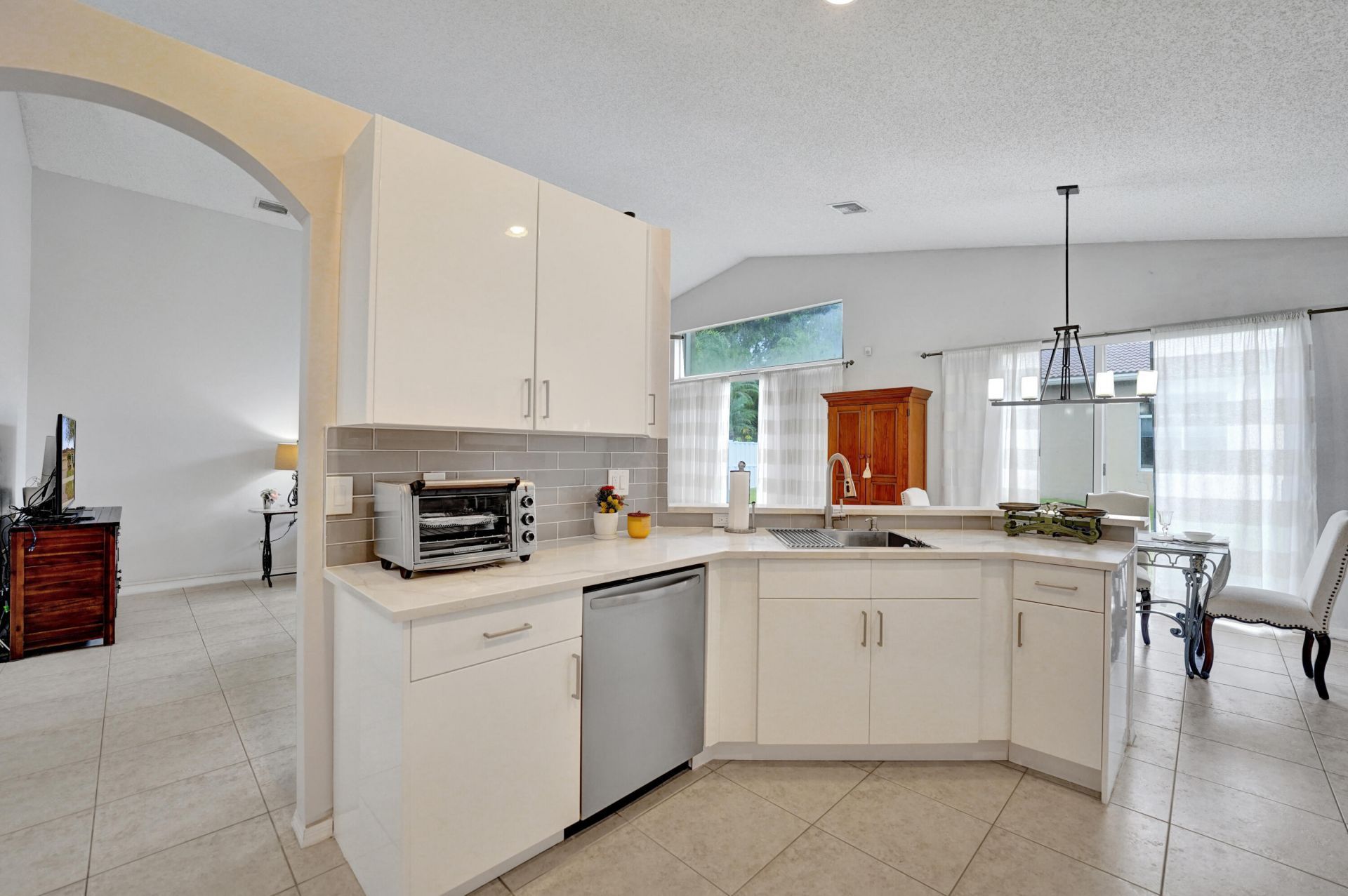 19405 SW 67th Street, Pembroke Pines, FL 33332 Photo