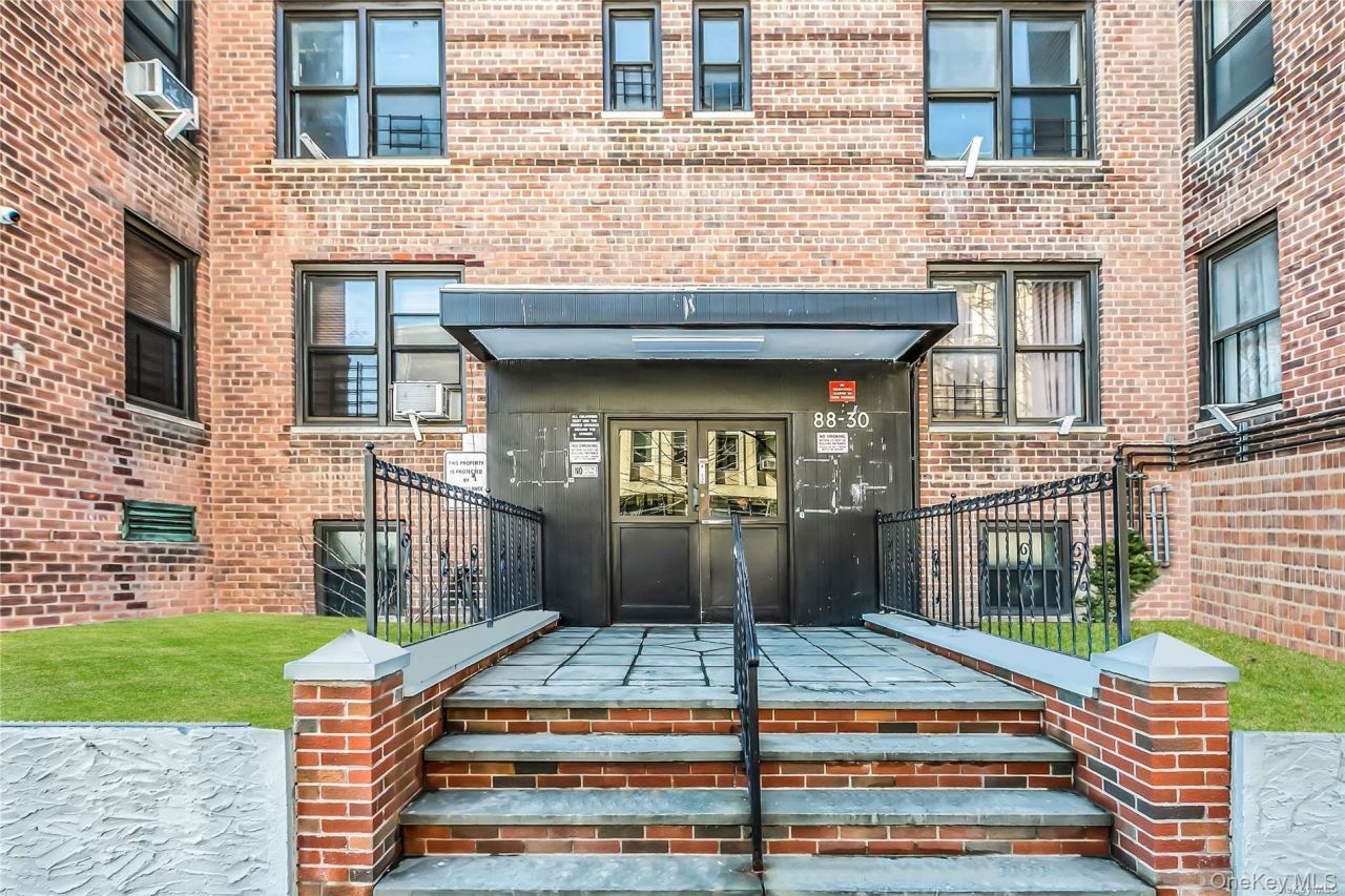 88-30 182 Street, Unit 4D, Hollis, NY 11423 Main Photo