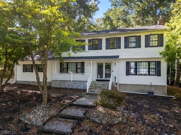 34 Brookside Cir, Marlboro, NJ 07746