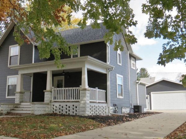 313 S 4th Street, Maquoketa, IA 52060