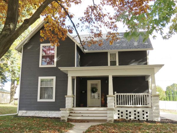 313 S 4th Street, Maquoketa, IA 52060