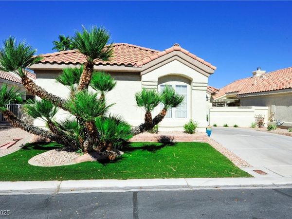 7920 Ben Hogan Drive, Las Vegas, NV 89149