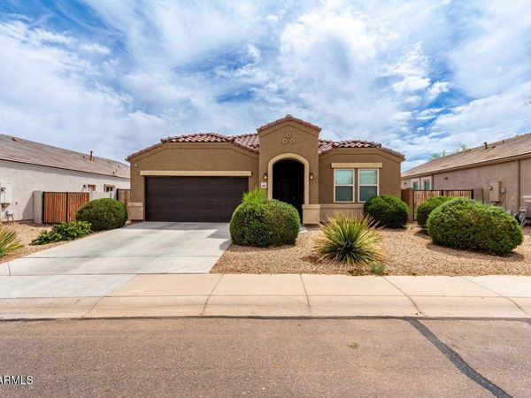 41917 W MANDERAS Lane, Maricopa, AZ 85138