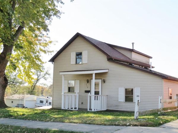 712 S 2nd Street, Maquoketa, IA 52060