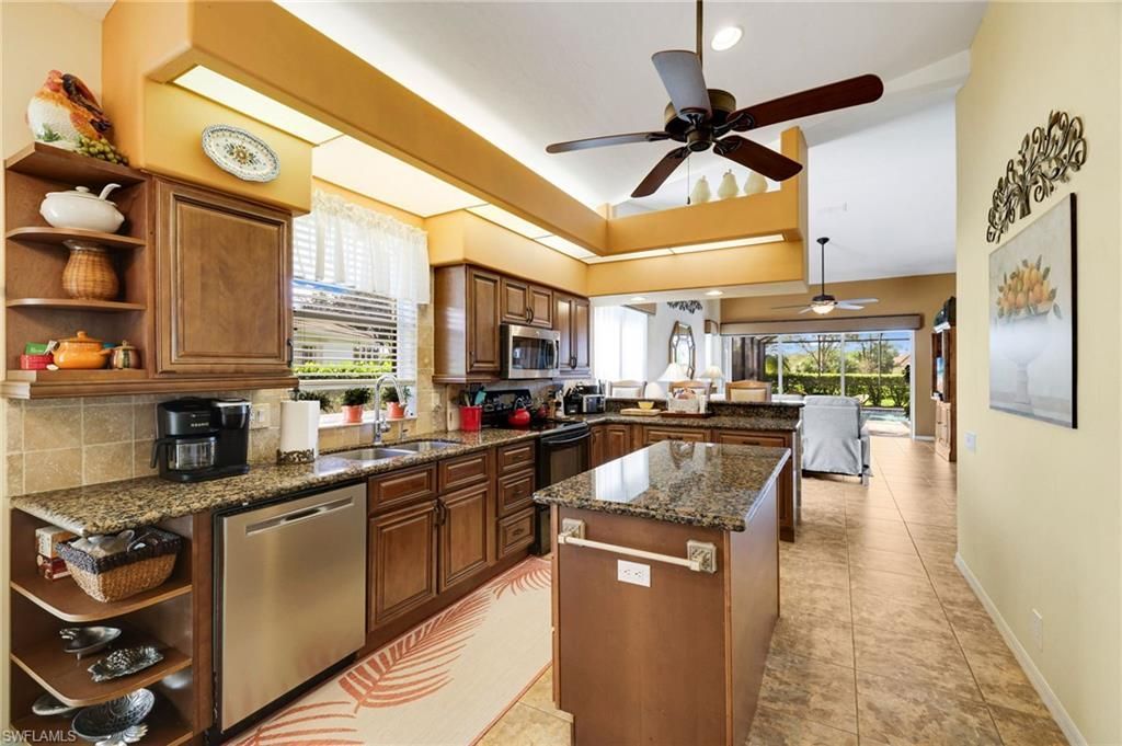 611 Aston Lake Ct, Lehigh Acres, FL 33974 Photo