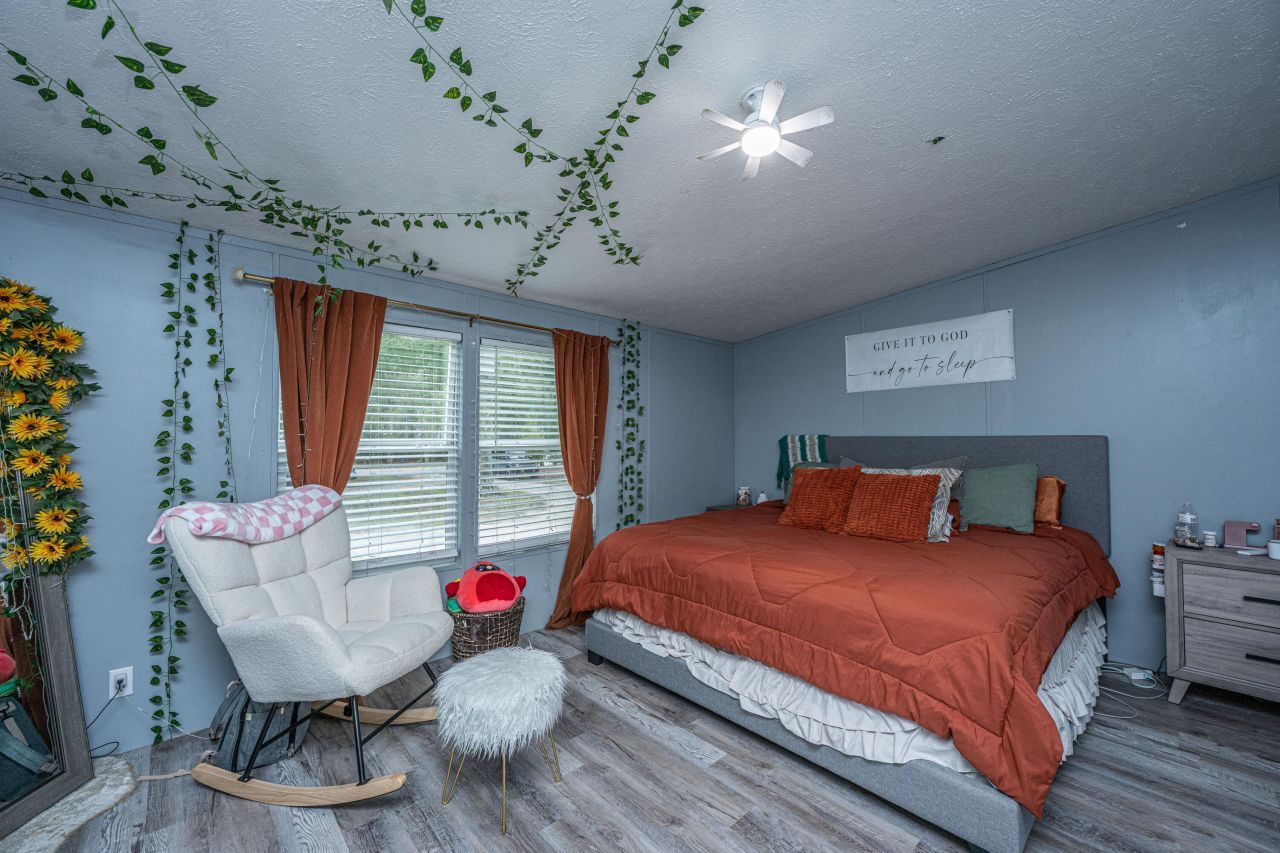 845 E Butternut Road Photo 5