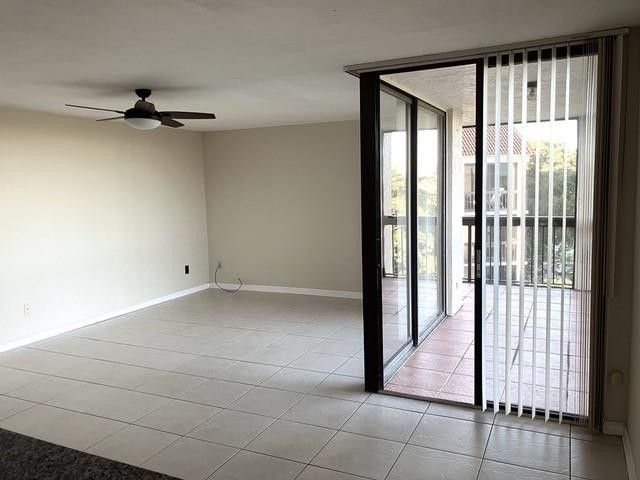 950 Lavers Circle, Unit F-511, Delray Beach, FL 33444 Photo