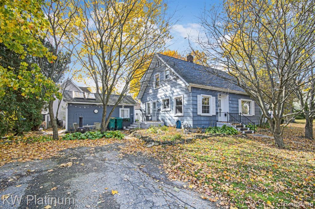 715 Thornapple Street, Saint Clair, MI 48079 Main Photo