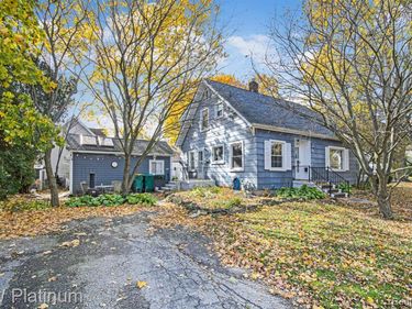 715 Thornapple Street, St. Clair, MI 48079
