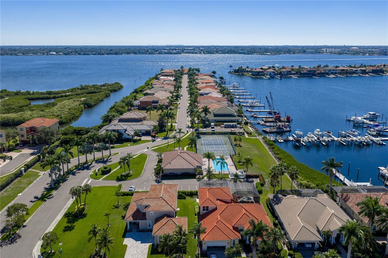 313 10th Avenue E, Palmetto, FL 34221 Photo