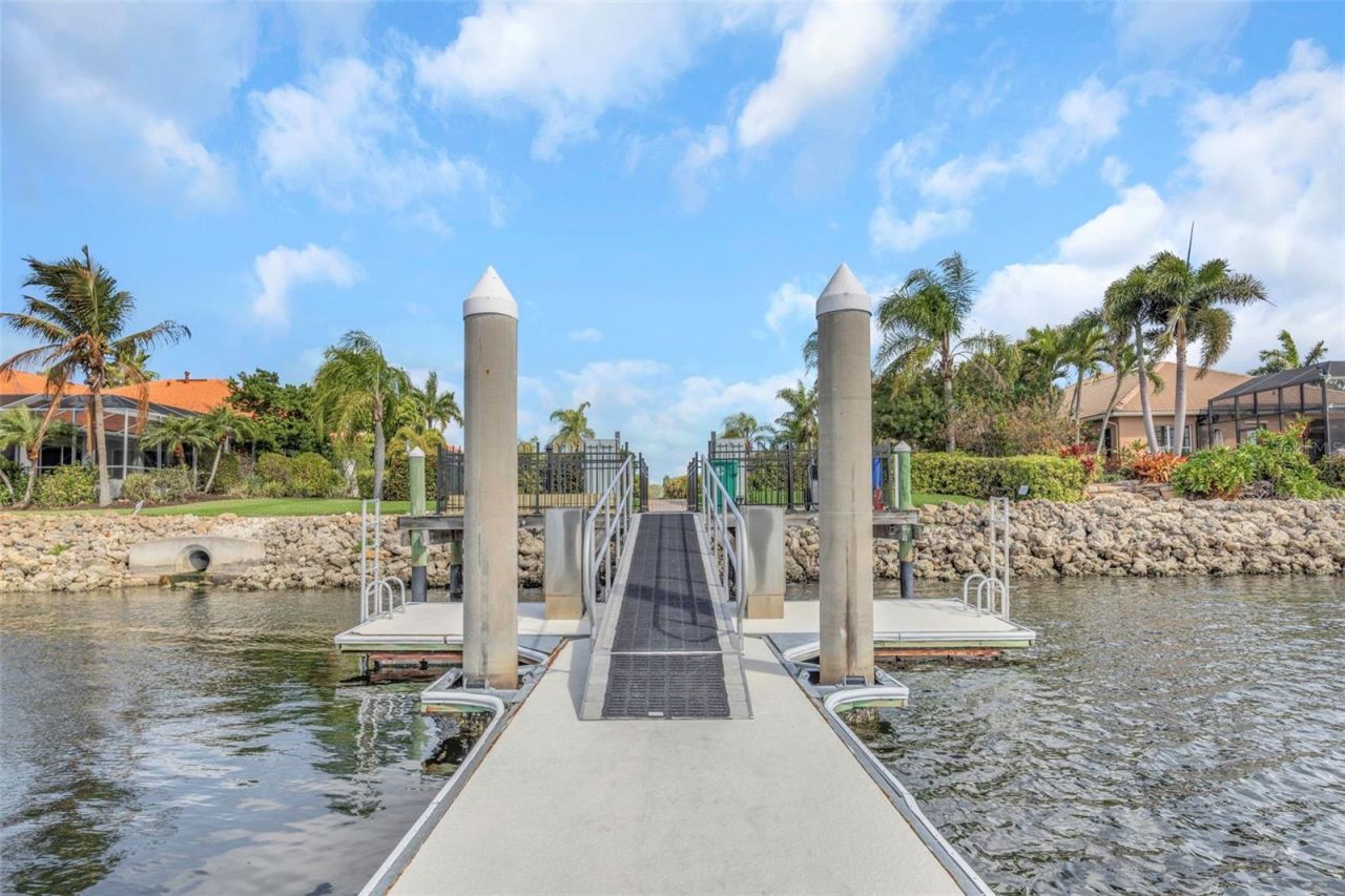 313 10th Avenue E, Palmetto, FL 34221 Photo