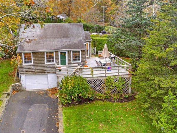 3748 Noyac Road, Sag Harbor, NY 11963