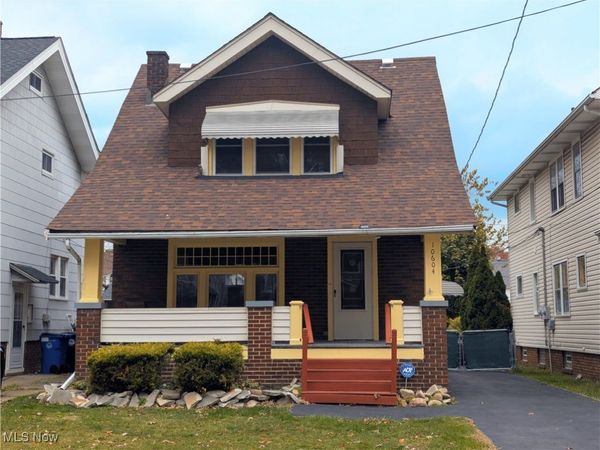 10604 Saint Mark Avenue, Cleveland, OH 44111