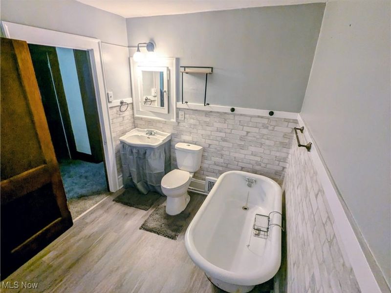 10604 Saint Mark Avenue, Cleveland, OH 44111 Photo 10