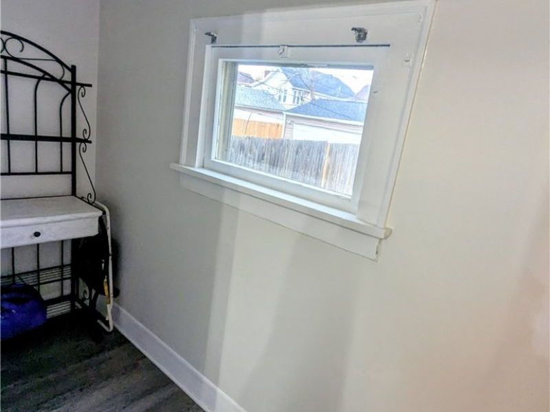 10604 Saint Mark Avenue, Cleveland, OH 44111 Photo 13