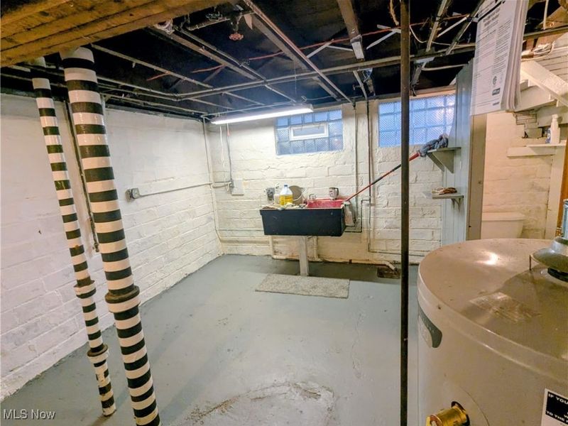 10604 Saint Mark Avenue, Cleveland, OH 44111 Photo 17