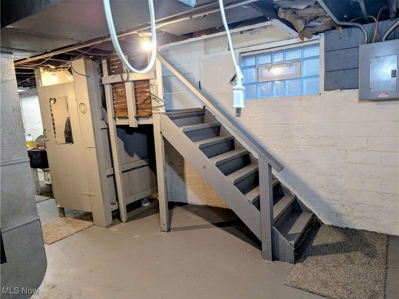 10604 Saint Mark Avenue, Cleveland, OH 44111 Photo 18