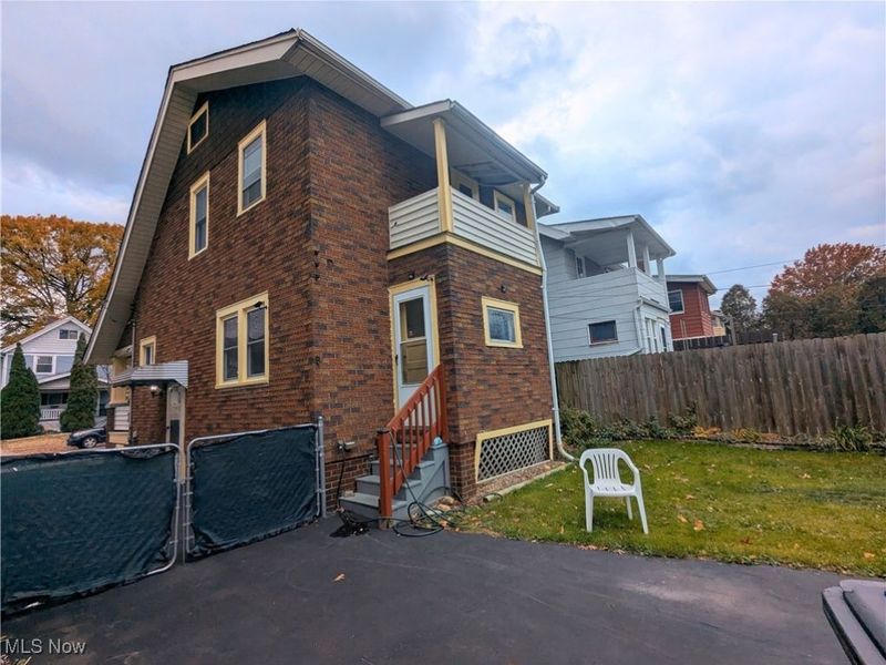 10604 Saint Mark Avenue, Cleveland, OH 44111 Photo 22