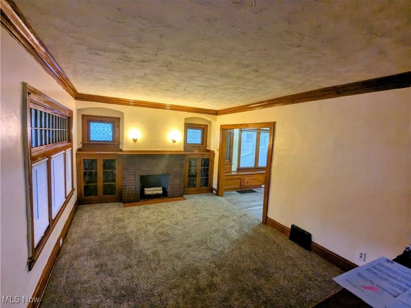 10604 Saint Mark Avenue, Cleveland, OH 44111 Photo 3