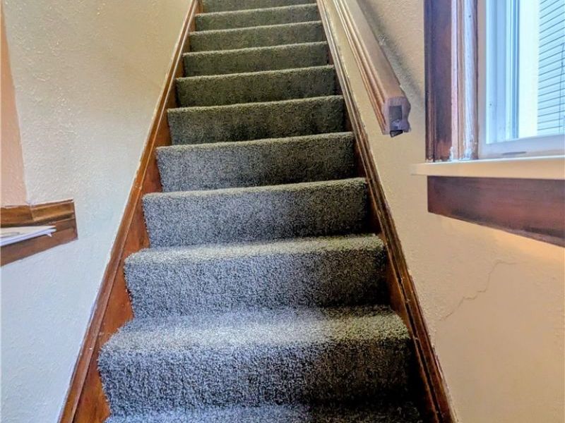 10604 Saint Mark Avenue, Cleveland, OH 44111 Photo 6